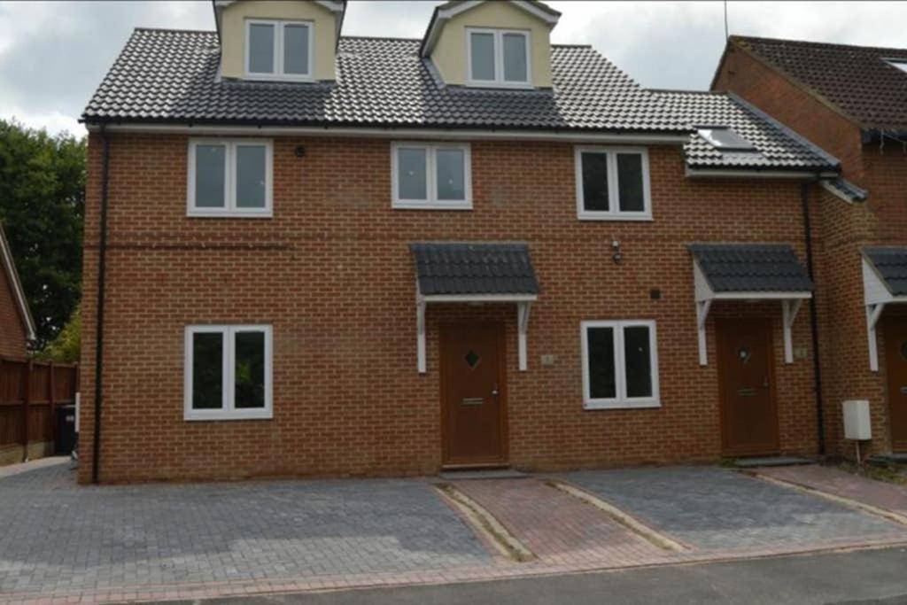 Garland Modern Spacious Apartment, Brentwood 1 Luaran gambar