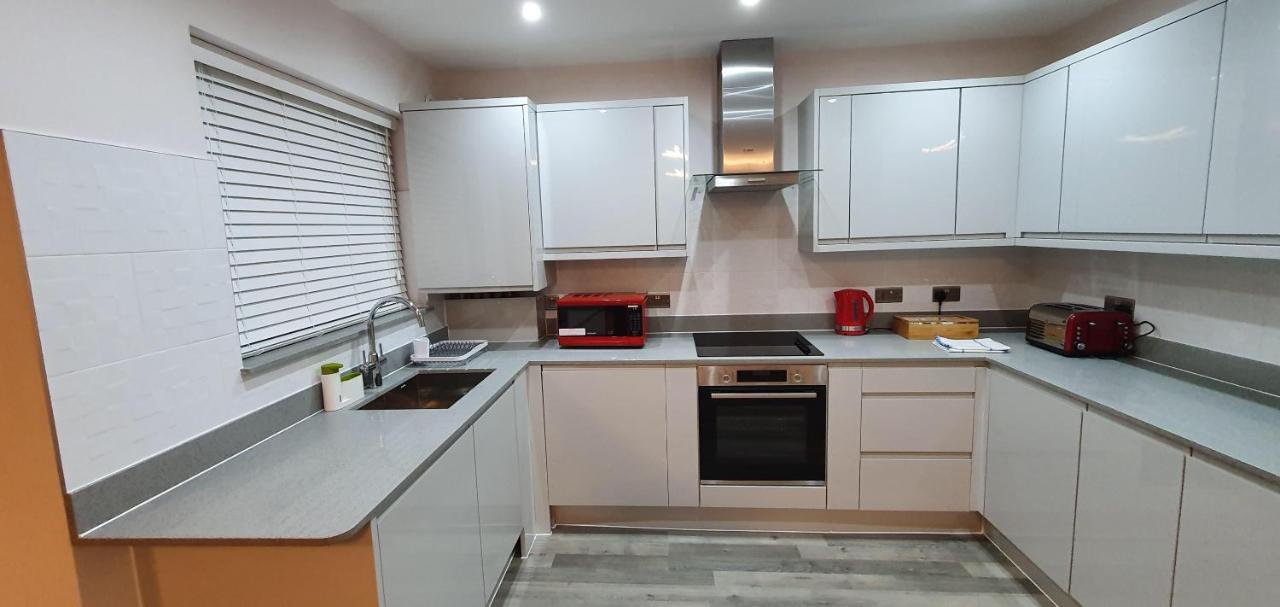 Garland Modern Spacious Apartment, Brentwood 1 Luaran gambar